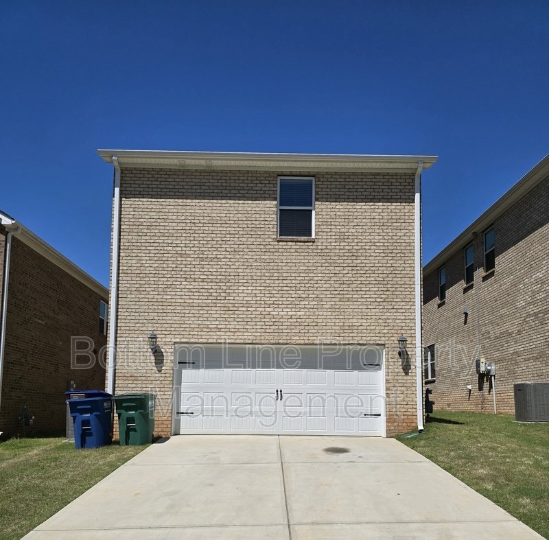 🏡 Spacious & Stylish 4BR Home in Mint Hill with Open Floor Plan & Luxury Primary Suite property image
