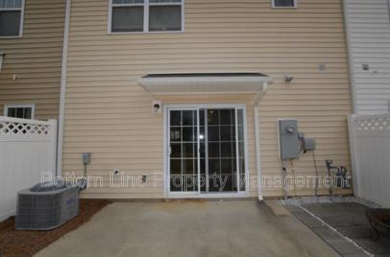 Charming 3 Bedroom Home in Charlotte – Convenient Location & Comfortable Living property image
