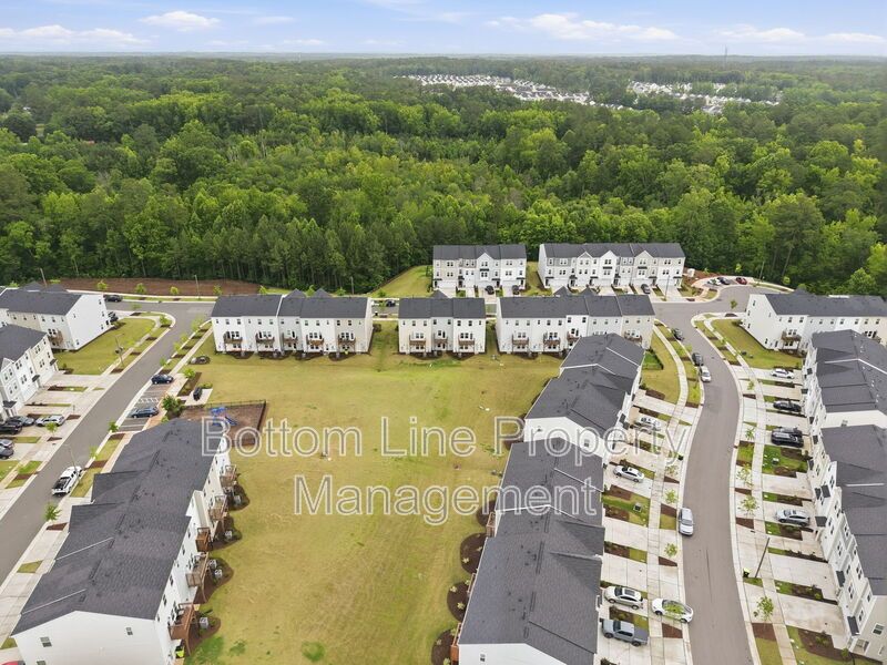 ✨ Beautiful 3BR/2.5BA Townhome w/ 1-Car Garage in Prime Durham Location! ✨ property image