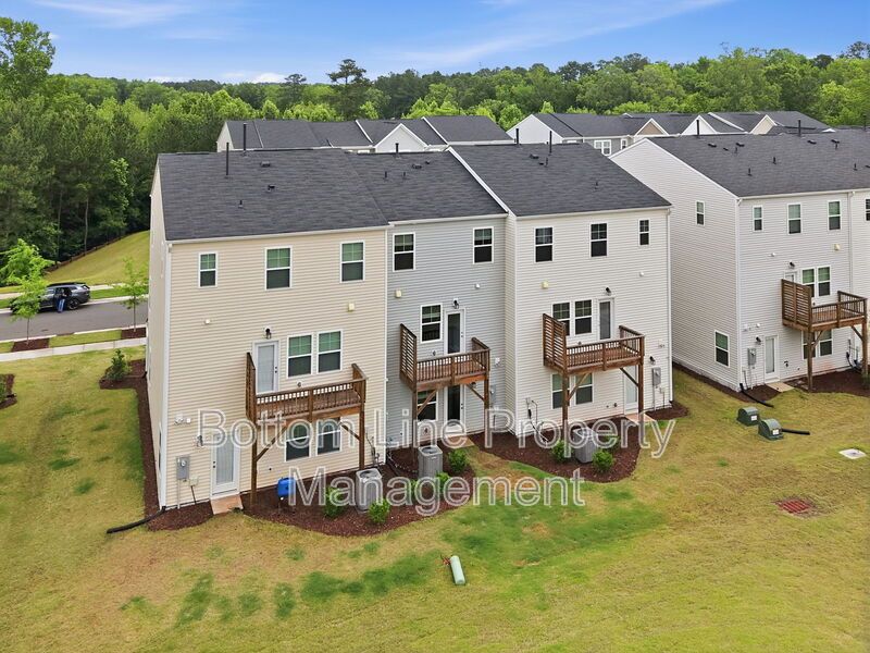 ✨ Beautiful 3BR/2.5BA Townhome w/ 1-Car Garage in Prime Durham Location! ✨ property image