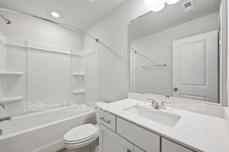 ✨ Beautiful 3BR/2.5BA Townhome w/ 1-Car Garage in Prime Durham Location! ✨ property image