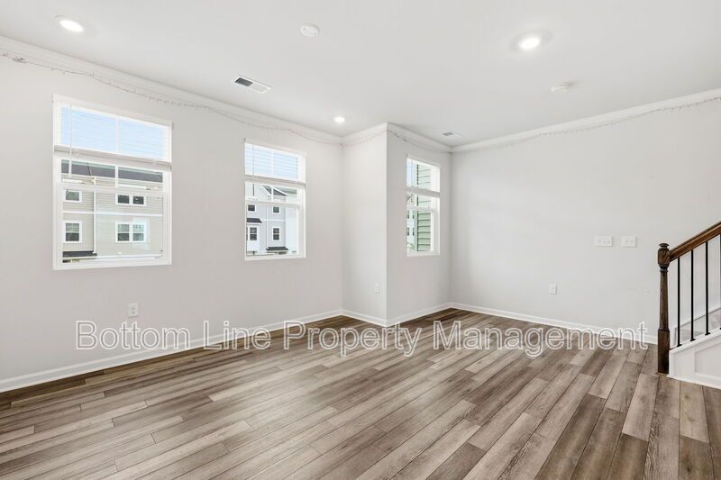 ✨ Beautiful 3BR/2.5BA Townhome w/ 1-Car Garage in Prime Durham Location! ✨ property image