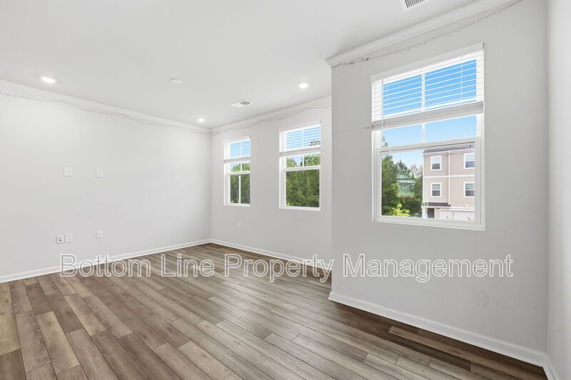 ✨ Beautiful 3BR/2.5BA Townhome w/ 1-Car Garage in Prime Durham Location! ✨ property image