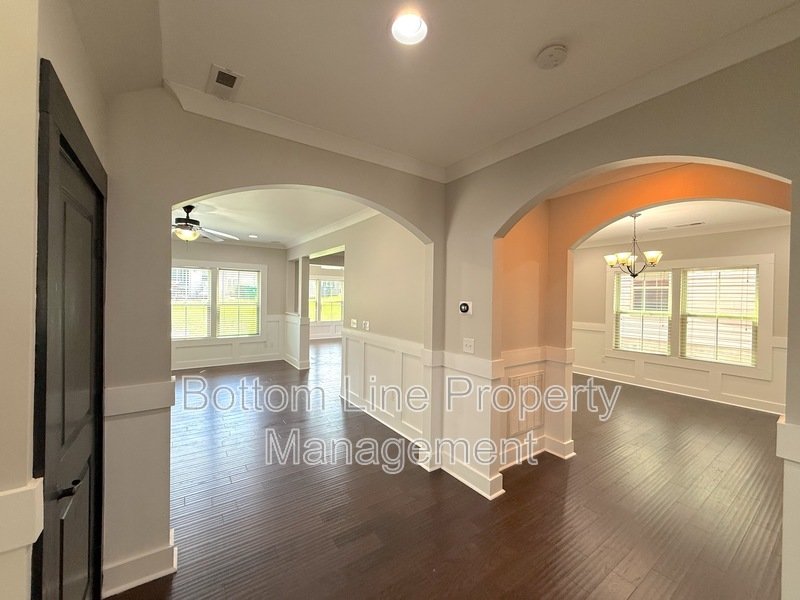 Stunning 4 Bedroom 2.5 Bathroom House For Rent property image