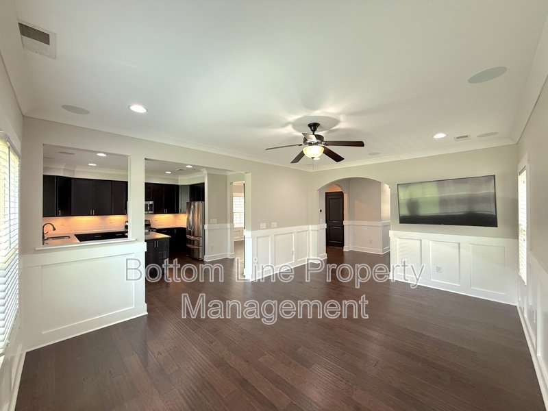 Stunning 4 Bedroom 2.5 Bathroom House For Rent property image