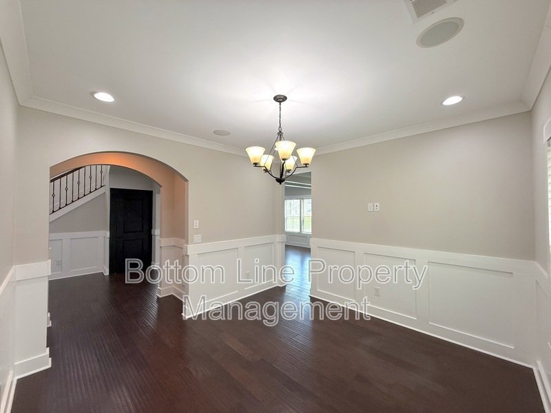 Stunning 4 Bedroom 2.5 Bathroom House For Rent property image