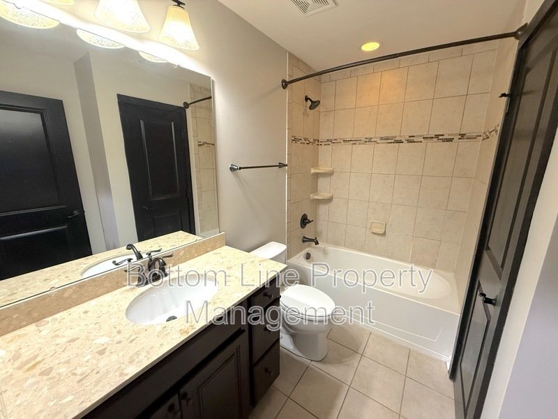 Stunning 4 Bedroom 2.5 Bathroom House For Rent property image