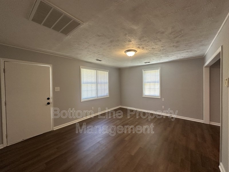 Bright and Charming property image