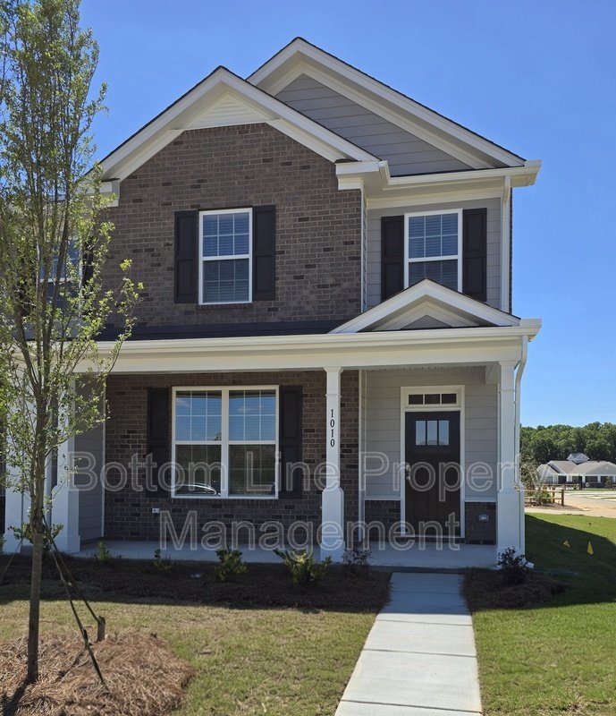 ✨ Brand-New End Unit Townhome | 3BR, 2.5BA | 2-Car Garage | Available Now ✨ property image