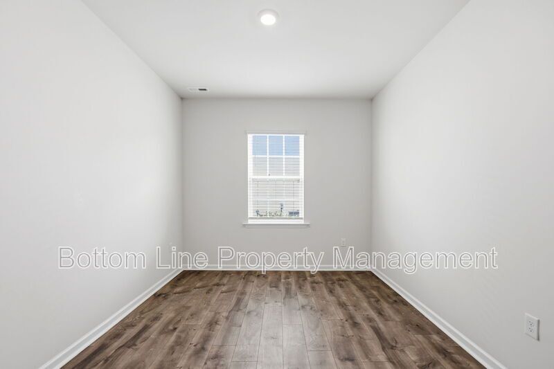 Spacious 4-Bedroom Home with Loft, 2-Car Garage & Modern Finishes property image
