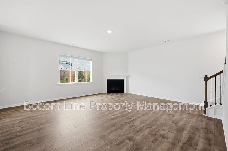 Spacious 4-Bedroom Home with Loft, 2-Car Garage & Modern Finishes property image
