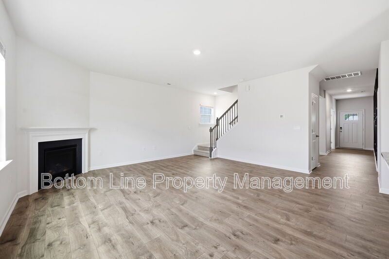 Spacious 4-Bedroom Home with Loft, 2-Car Garage & Modern Finishes property image