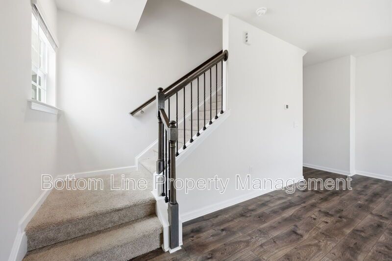 Spacious 4-Bedroom Home with Loft, 2-Car Garage & Modern Finishes property image