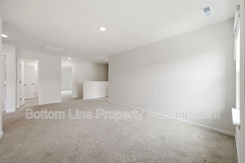 Spacious 4-Bedroom Home with Loft, 2-Car Garage & Modern Finishes property image