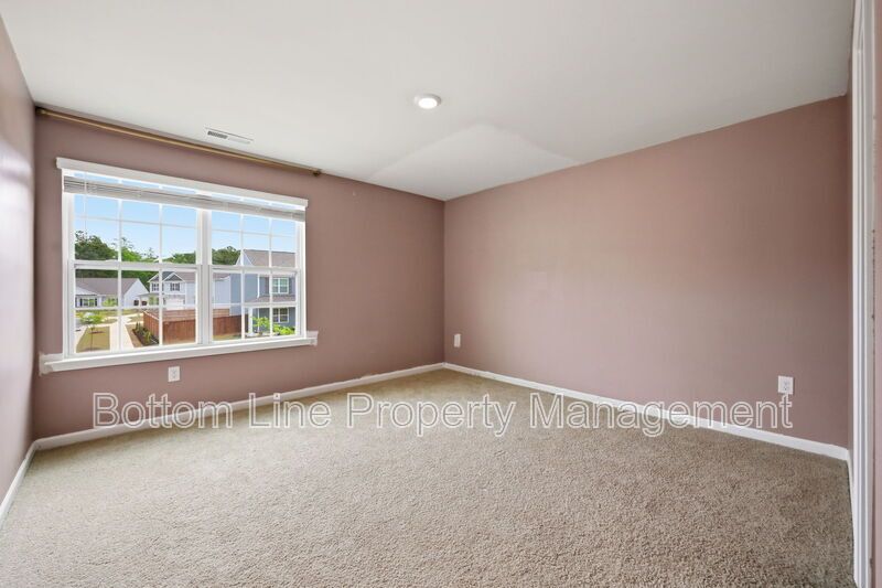 Spacious 4-Bedroom Home with Loft, 2-Car Garage & Modern Finishes property image