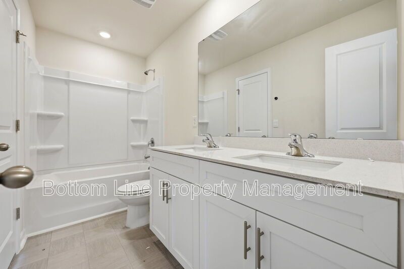Spacious 4-Bedroom Home with Loft, 2-Car Garage & Modern Finishes property image