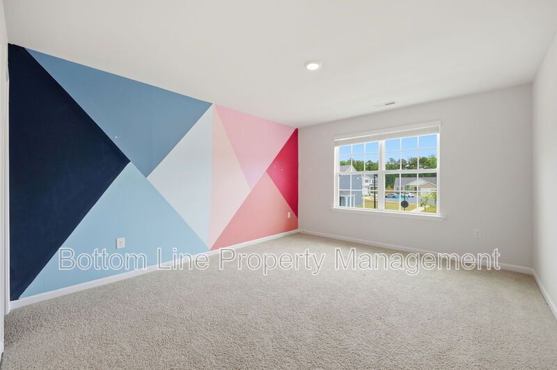 Spacious 4-Bedroom Home with Loft, 2-Car Garage & Modern Finishes property image
