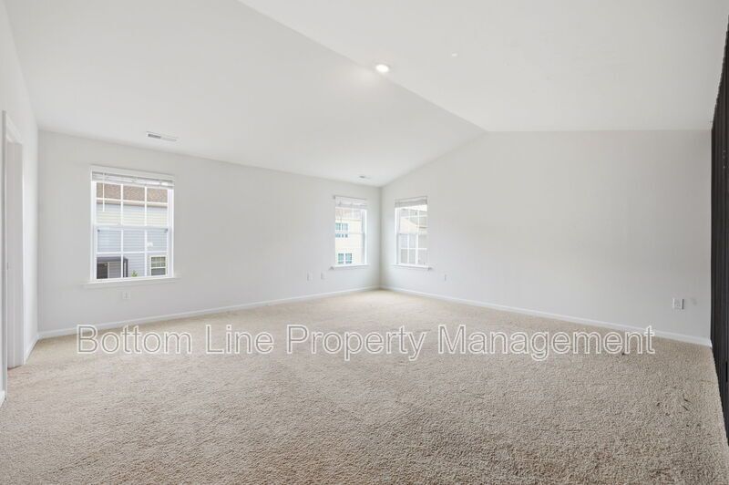 Spacious 4-Bedroom Home with Loft, 2-Car Garage & Modern Finishes property image