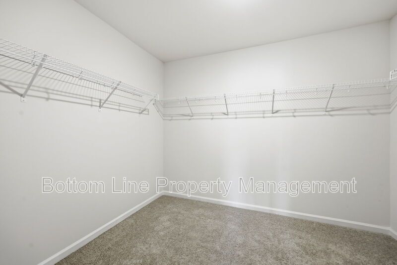 Spacious 4-Bedroom Home with Loft, 2-Car Garage & Modern Finishes property image