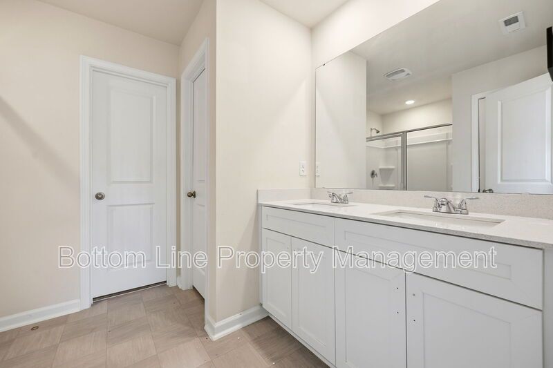 Spacious 4-Bedroom Home with Loft, 2-Car Garage & Modern Finishes property image