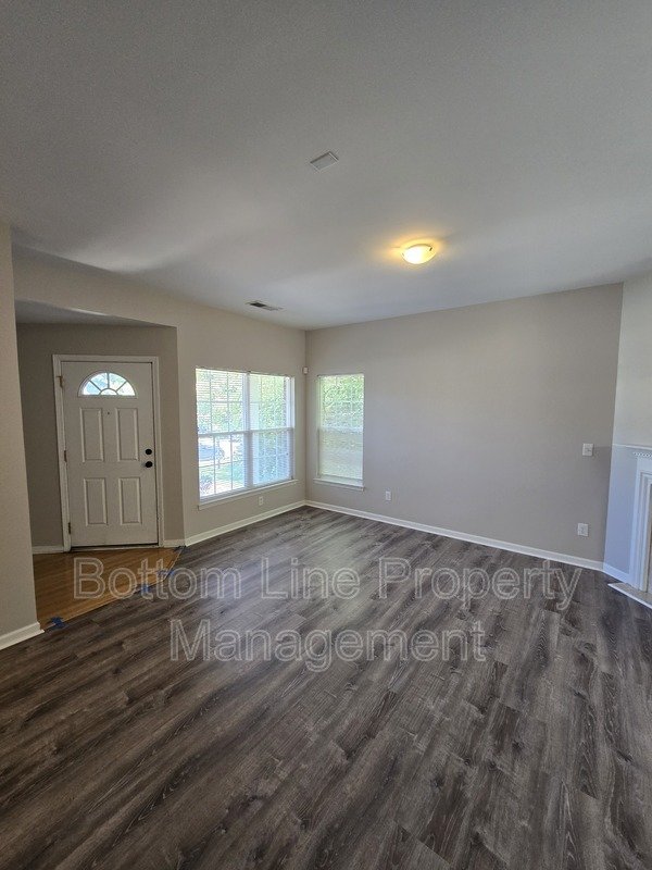 Charming 3-Bedroom Home in Convenient Charlotte Location property image