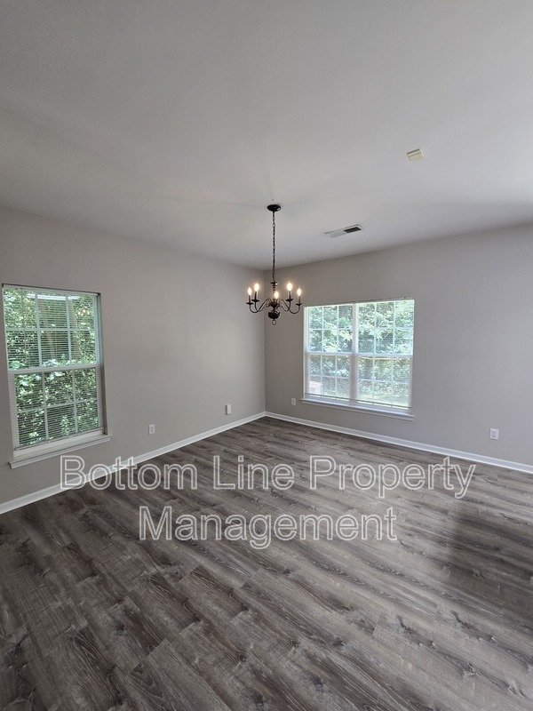 Charming 3-Bedroom Home in Convenient Charlotte Location property image