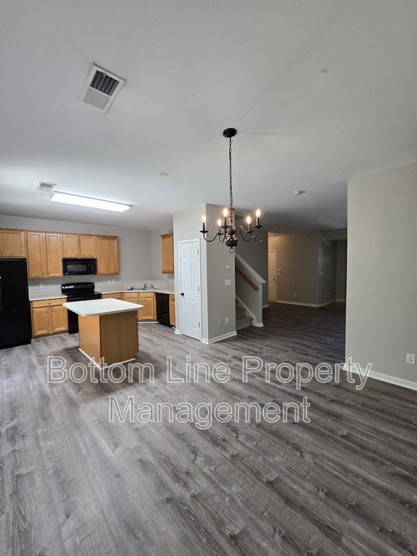 Charming 3-Bedroom Home in Convenient Charlotte Location property image