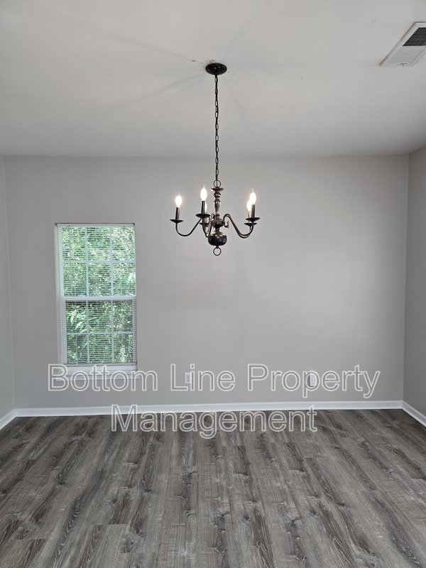Charming 3-Bedroom Home in Convenient Charlotte Location property image