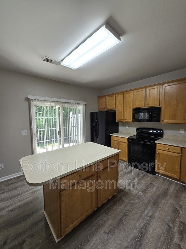 Charming 3-Bedroom Home in Convenient Charlotte Location property image