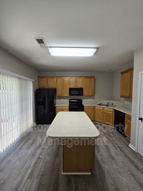 Charming 3-Bedroom Home in Convenient Charlotte Location property image