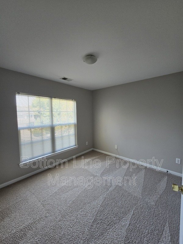 Charming 3-Bedroom Home in Convenient Charlotte Location property image