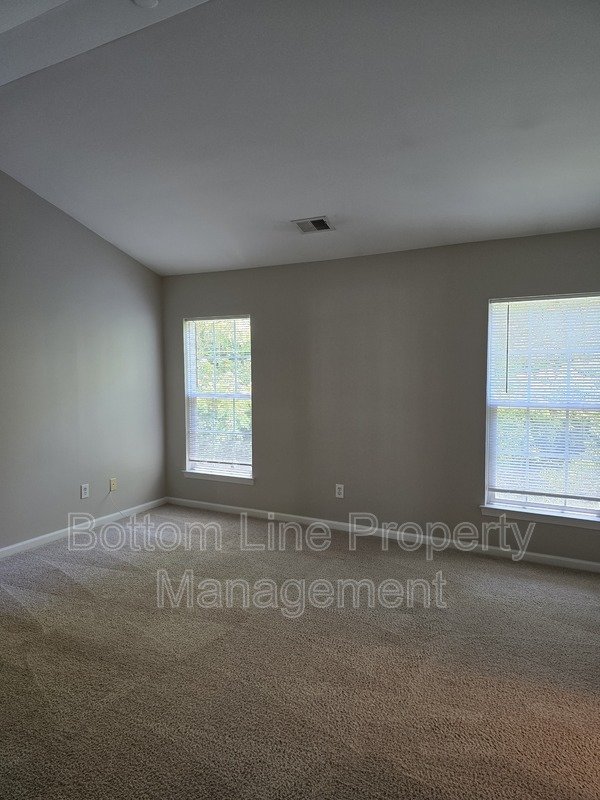 Charming 3-Bedroom Home in Convenient Charlotte Location property image