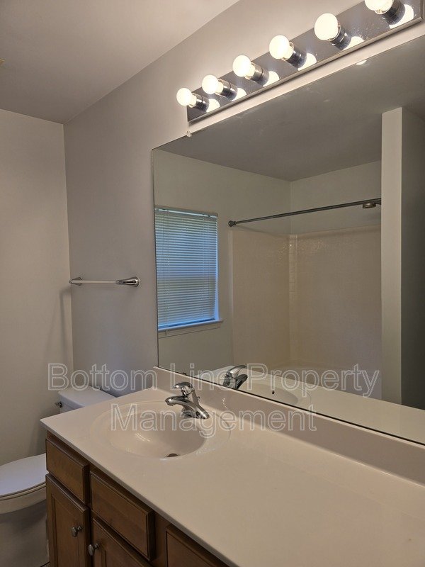 Charming 3-Bedroom Home in Convenient Charlotte Location property image