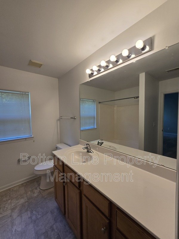 Charming 3-Bedroom Home in Convenient Charlotte Location property image