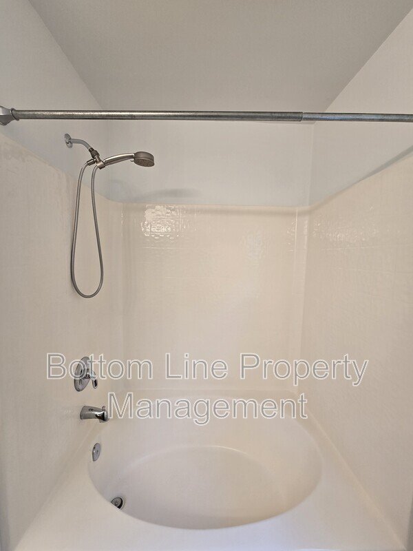 Charming 3-Bedroom Home in Convenient Charlotte Location property image