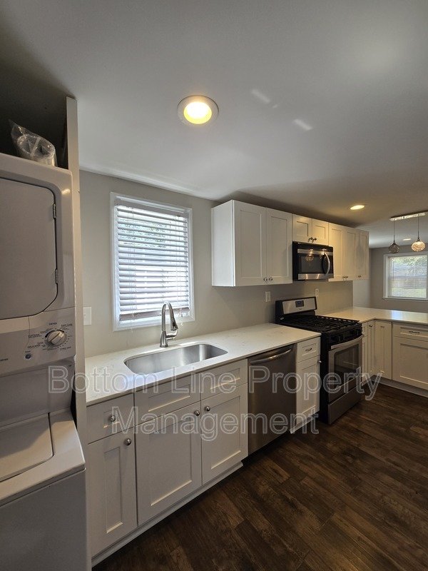 Renovated 2-Bedroom Home with Large Fenced Yard in Charlotte property image