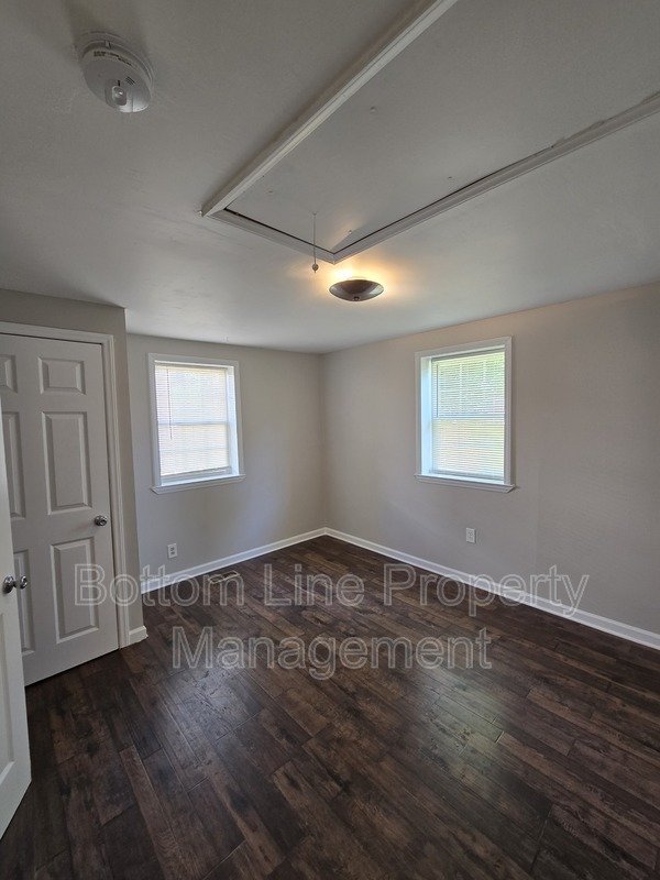 Renovated 2-Bedroom Home with Large Fenced Yard in Charlotte property image