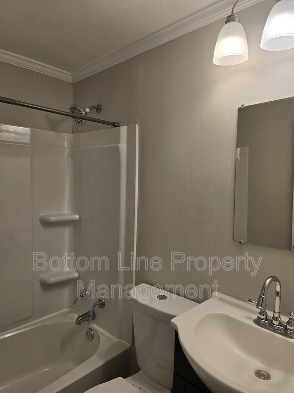 Renovated 2-Bedroom Home with Large Fenced Yard in Charlotte property image