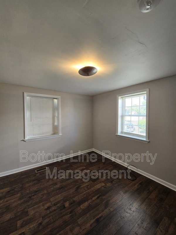 Renovated 2-Bedroom Home with Large Fenced Yard in Charlotte property image