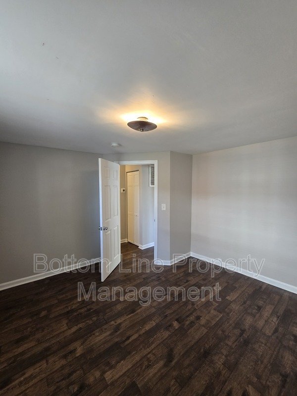 Renovated 2-Bedroom Home with Large Fenced Yard in Charlotte property image