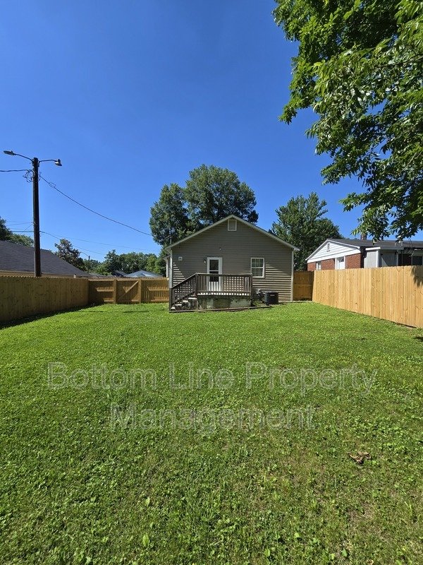 Renovated 2-Bedroom Home with Large Fenced Yard in Charlotte property image