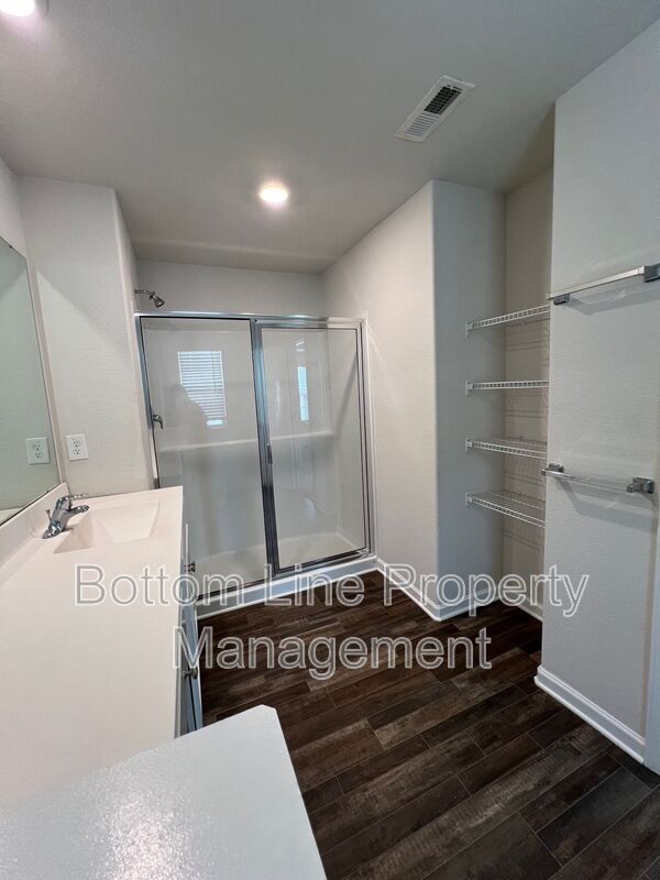 Beautiful 3BR/2.5BA Home in Zebulon with 2-Car Garage & Granite Counters property image