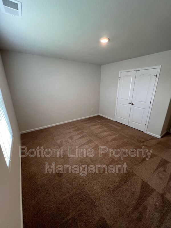 Beautiful 3BR/2.5BA Home in Zebulon with 2-Car Garage & Granite Counters property image