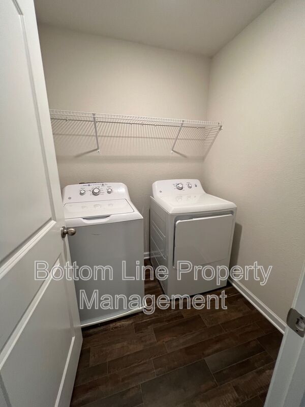 Beautiful 3BR/2.5BA Home in Zebulon with 2-Car Garage & Granite Counters property image