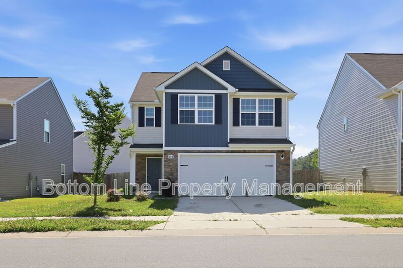 Beautiful 3BR/2.5BA Home in Zebulon with 2-Car Garage & Granite Counters property image