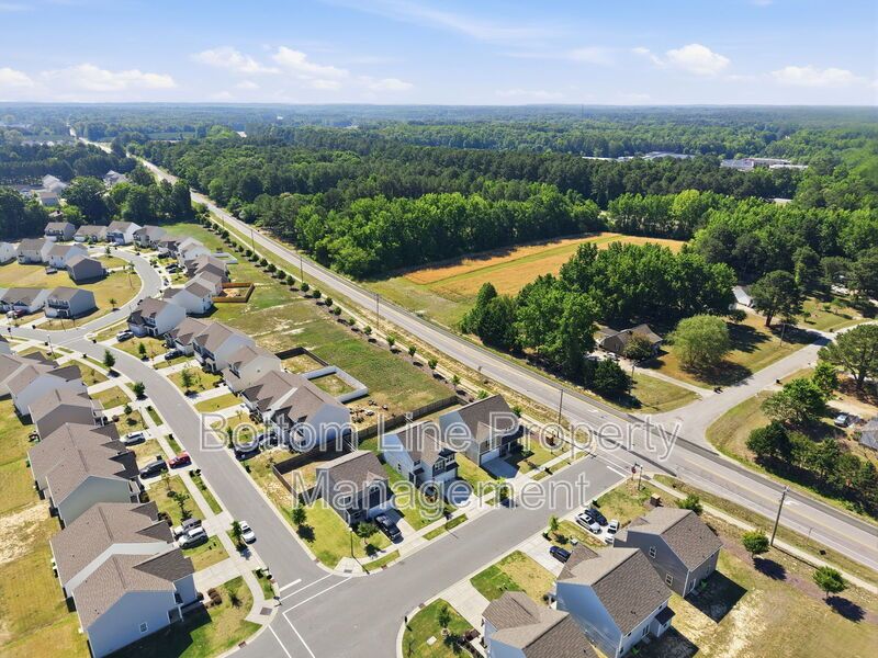 Beautiful 3BR/2.5BA Home in Zebulon with 2-Car Garage & Granite Counters property image
