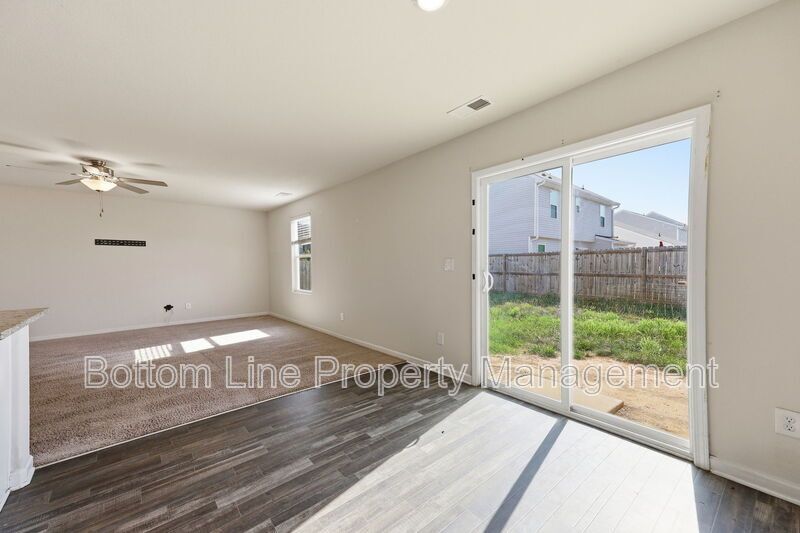 Beautiful 3BR/2.5BA Home in Zebulon with 2-Car Garage & Granite Counters property image