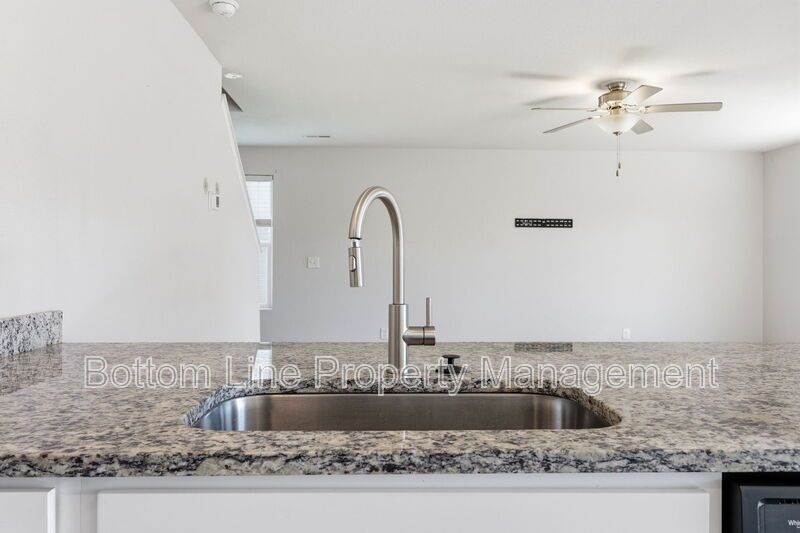 Beautiful 3BR/2.5BA Home in Zebulon with 2-Car Garage & Granite Counters property image