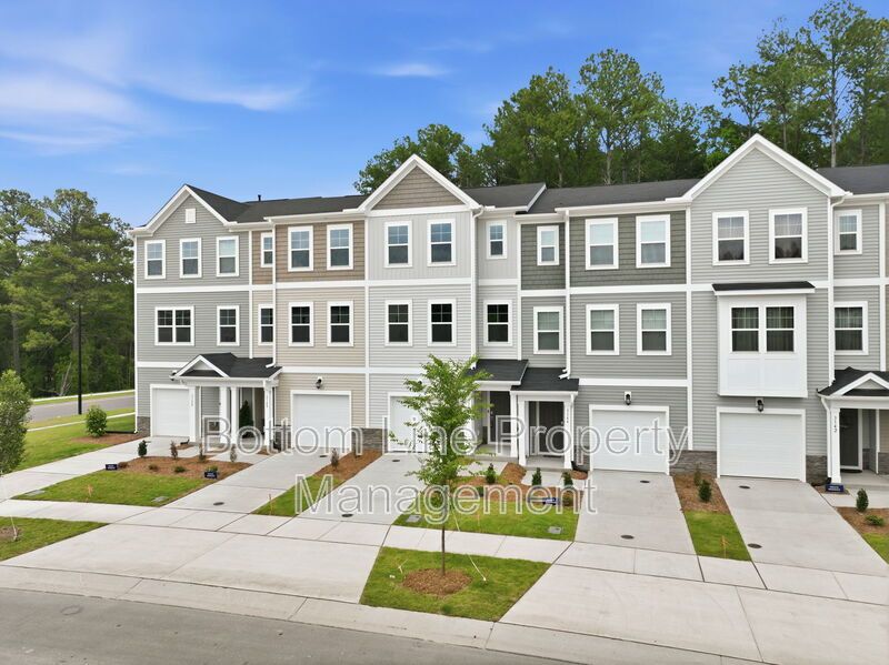 Beautiful 3BR/3BA Townhome with 1,858 Sq Ft – Near RTP, RDU & Brier Creek! property image