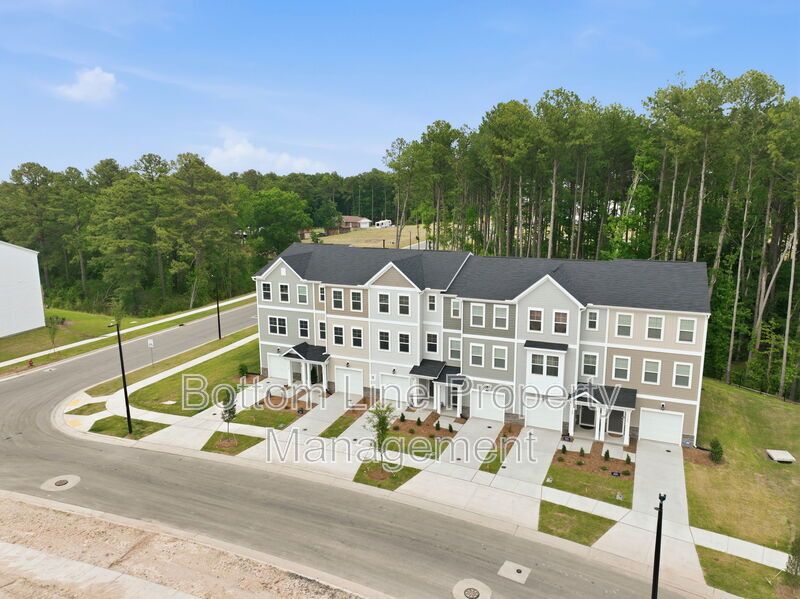 Beautiful 3BR/3BA Townhome with 1,858 Sq Ft – Near RTP, RDU & Brier Creek! property image